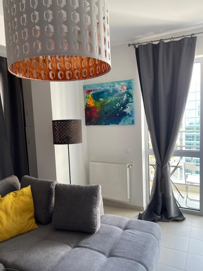 Apartment Happiness By Nicole Jutka, Visual Artist Olimp Exterior foto